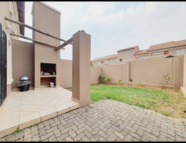 2 BEDROOM TOWNHOUSE FOR SALE IN HALFWAY GARDENS